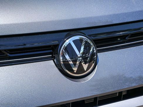 New 2025 Volkswagen Taos S image 15