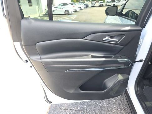 Used 2026 Chevrolet Traverse Z71 w/ LPO, Illumination Package AWD/4WD image 30