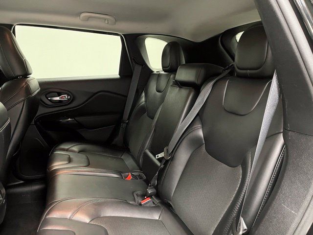 Used 2021 Jeep Cherokee Latitude Plus FWD image 40