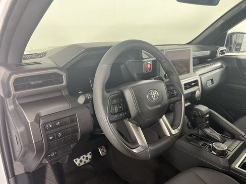 Used 2025 Toyota Tacoma TRD Sport AWD/4WD image 10