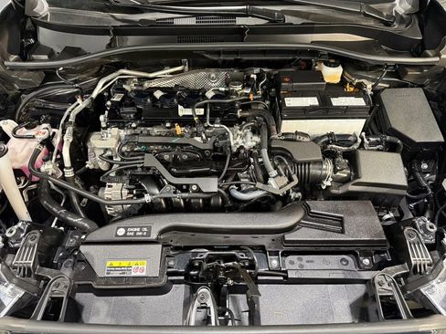 Used 2025 Toyota Corolla Cross LE AWD/4WD image 35
