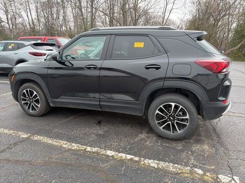 Used 2025 Chevrolet TrailBlazer LT AWD/4WD image 5