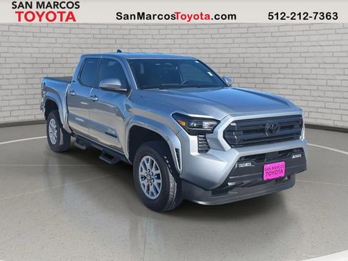 Used 2025 Toyota Tacoma SR5 image 2