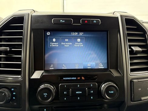 Used 2017 Ford F150 XLT w/ Equipment Group 302A Luxury image 21