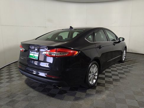 Used 2020 Ford Fusion SE FWD image 9
