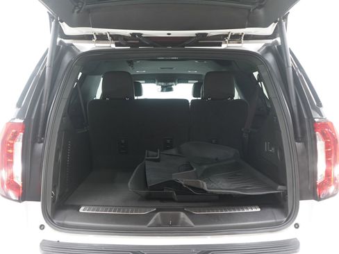 Used 2024 GMC Yukon XL AT4 w/ Technology Package image 17