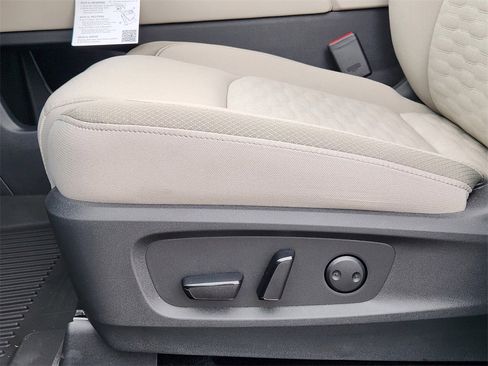 New 2025 Nissan Pathfinder SV image 18