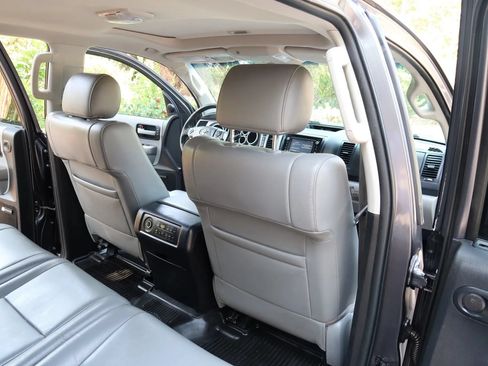 Used 2017 Toyota Sequoia Limited w/ Safety & Convenience Package AWD/4WD image 27