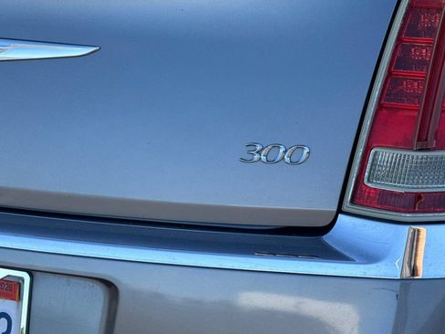 Used 2012 Chrysler 300 RWD image 26