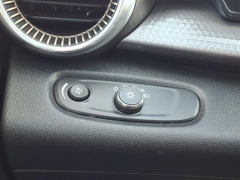 Certified 2025 Chevrolet Trax ACTIV image 21