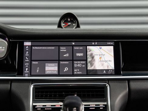 Certified 2020 Porsche Panamera image 21