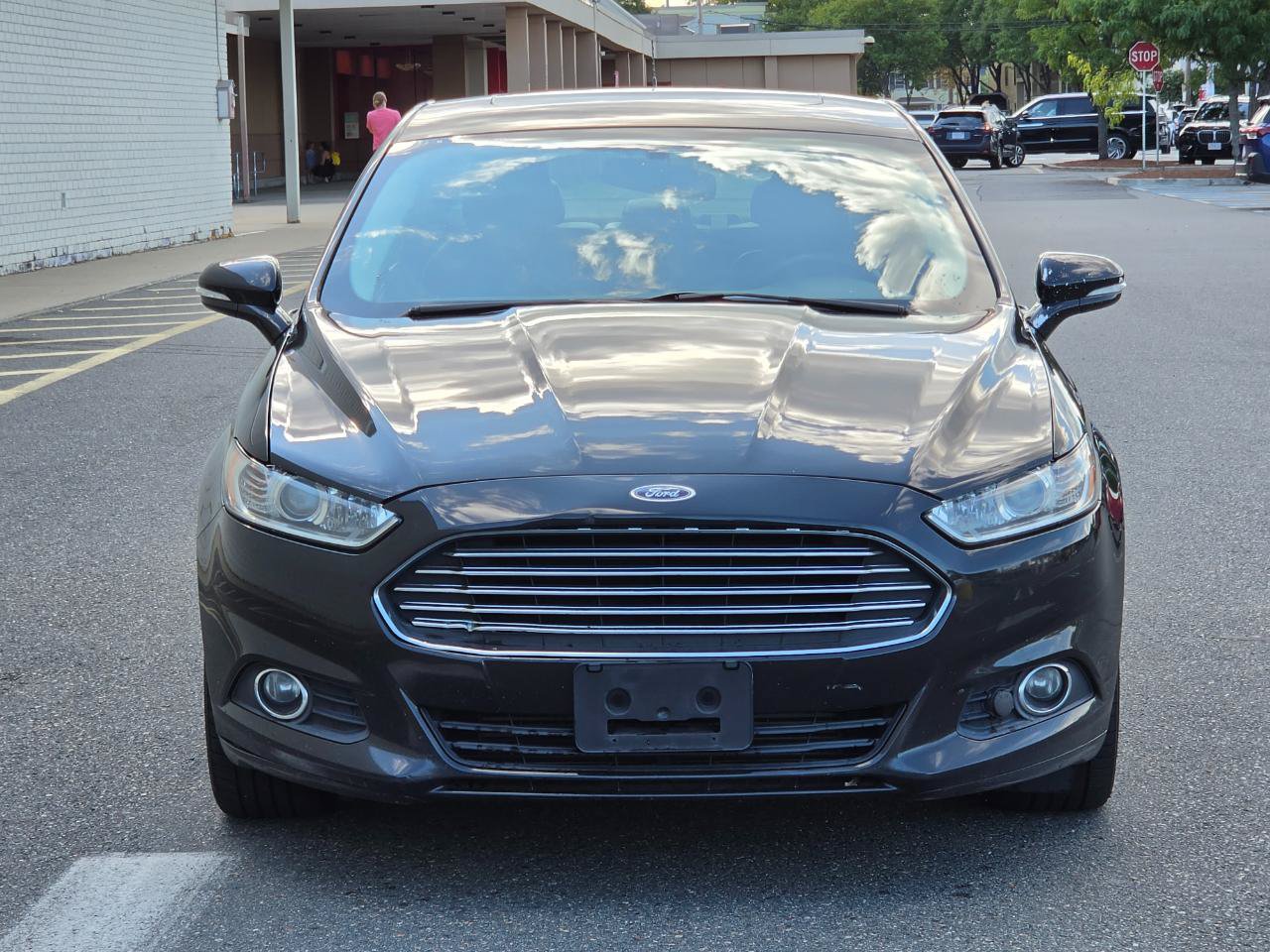 Used 2015 Ford Fusion SE w/ Equipment Group 202A AWD/4WD image 2