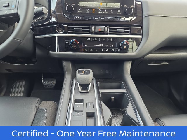 Certified 2025 Nissan Pathfinder SL FWD image 3