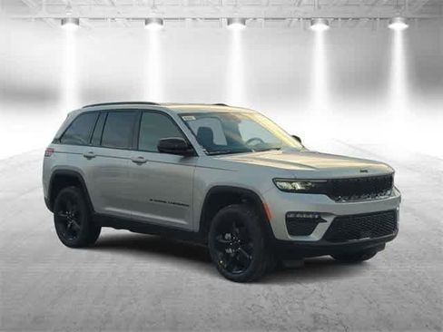 New 2025 Jeep Grand Cherokee Limited image 2