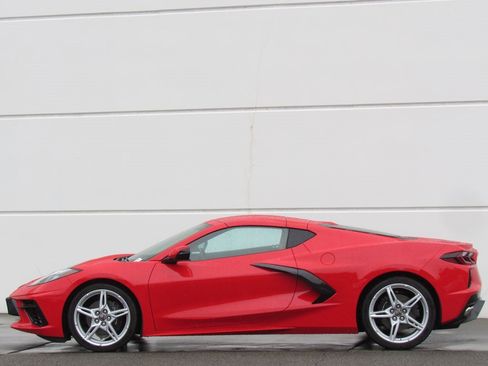 Used 2020 Chevrolet Corvette Stingray Preferred Cpe w/ 2LT Preferred Equipment Group image 4