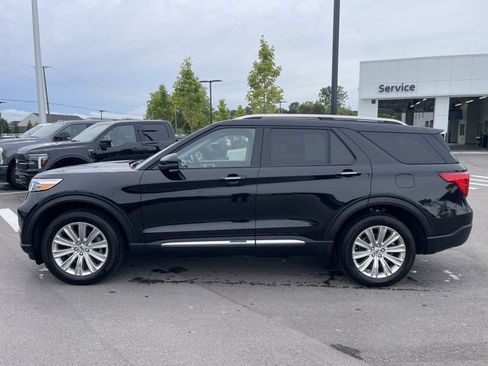 Used 2023 Ford Explorer Limited w/ Equipment Group 301A AWD/4WD image 2
