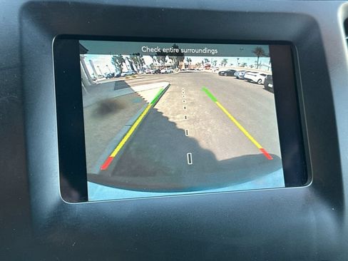 Used 2019 Jeep Cherokee Latitude Plus FWD image 18