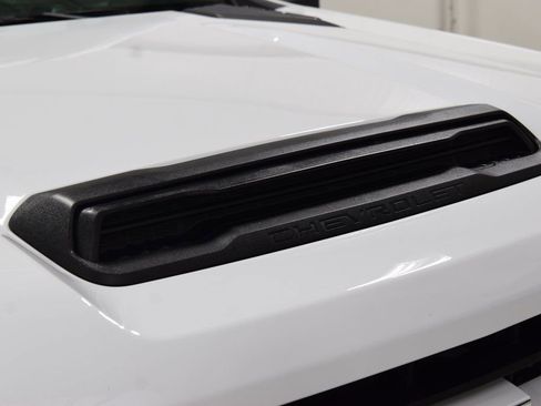 Used 2025 Chevrolet Silverado 2500 Custom w/ Custom Value Package AWD/4WD image 14
