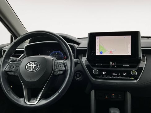 Used 2023 Toyota Corolla Cross XLE w/ Convenience Package image 14