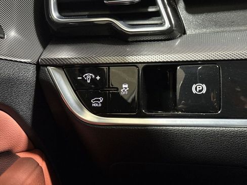 Used 2024 Kia Sportage SX image 19