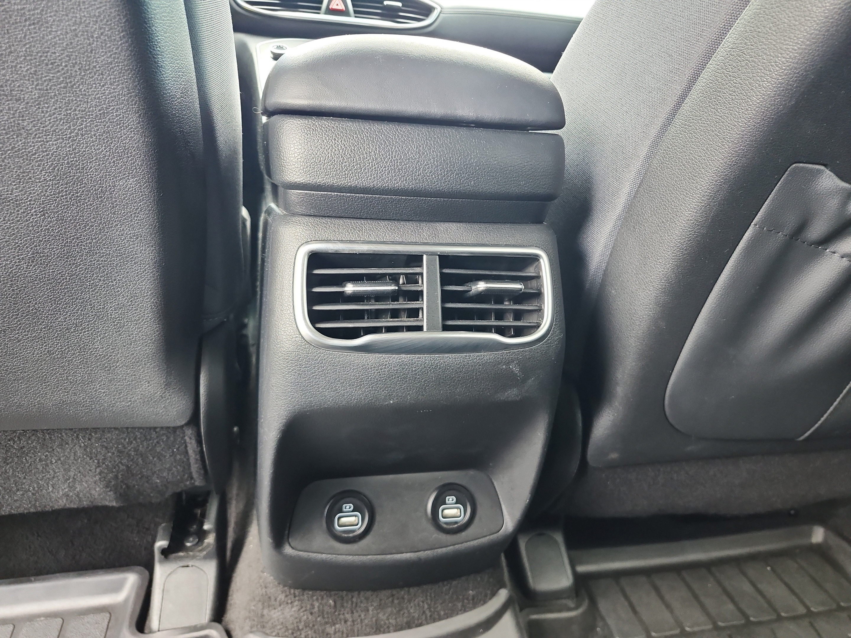 Certified 2022 Hyundai Santa Fe SE FWD image 18