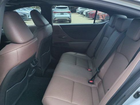 Used 2022 Lexus ES 300h w/ Premium Package FWD image 13