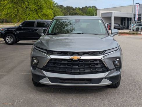 Used 2025 Chevrolet Blazer LT FWD image 8
