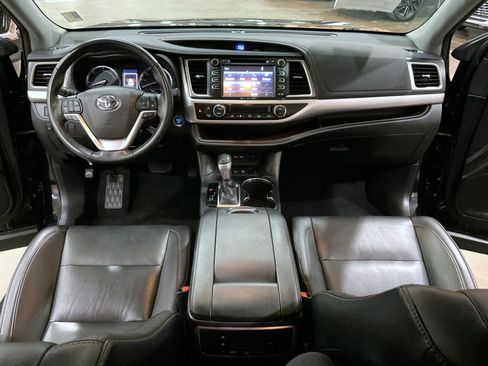 Used 2019 Toyota Highlander XLE w/ Protection Package #3 image 12
