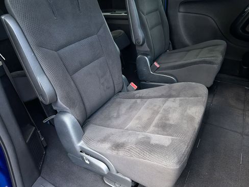 Used 2019 Dodge Grand Caravan SE FWD image 21
