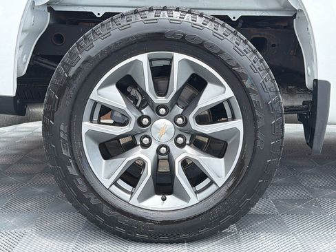 Used 2024 Chevrolet Silverado 1500 LT AWD/4WD image 22