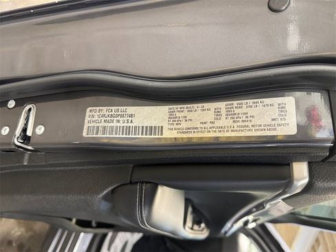 Used 2023 Jeep Grand Cherokee L Limited w/ Luxury Tech Group II image 31