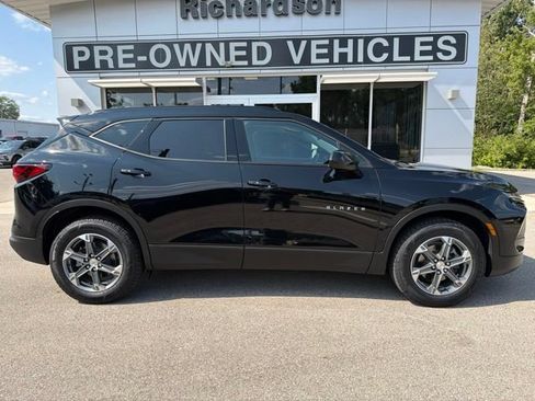 Used 2024 Chevrolet Blazer LT w/ Convenience Package AWD/4WD image 2
