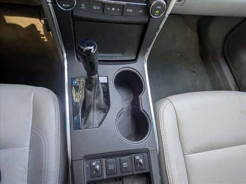 Used 2015 Toyota Camry XLE w/ Moonroof Package image 13