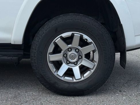 Used 2016 Toyota 4Runner 4WD image 5