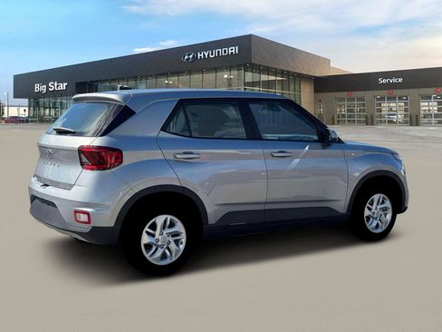 New 2026 Hyundai Venue SE FWD image 8