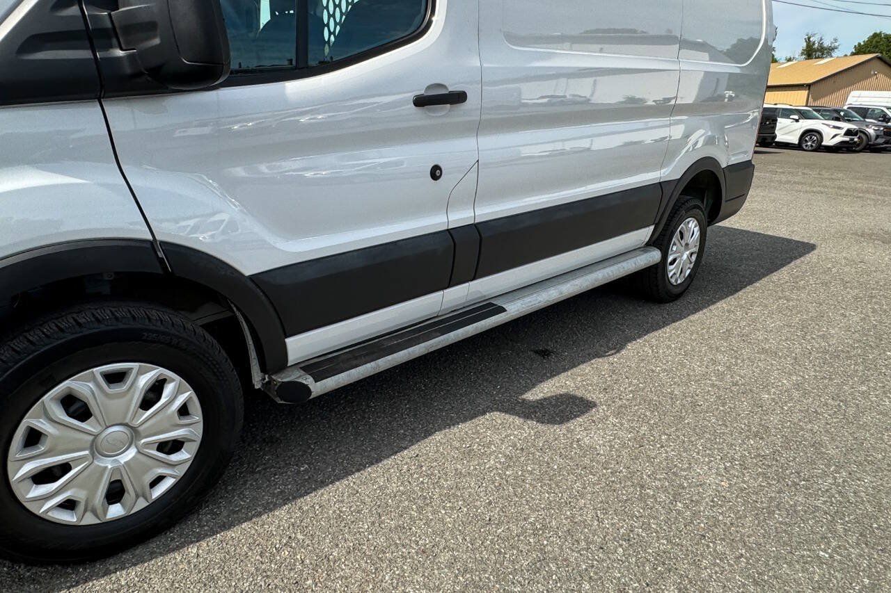 Used 2025 Ford Transit 250 Low Roof w/ Exterior Upgrade Package RWD image 16