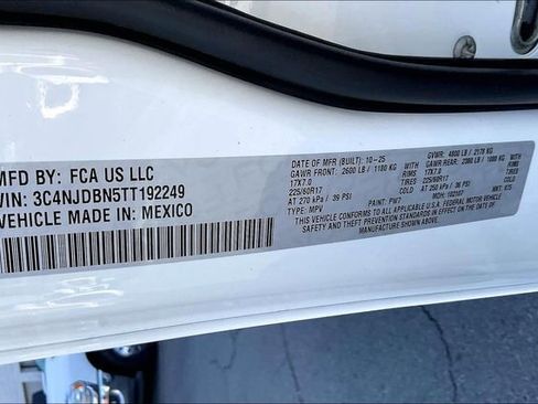 New 2026 Jeep Compass Latitude image 15