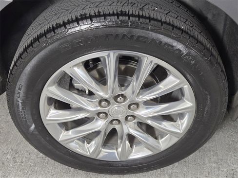 Used 2020 Buick Enclave Premium w/ Sun and Sites Package image 9