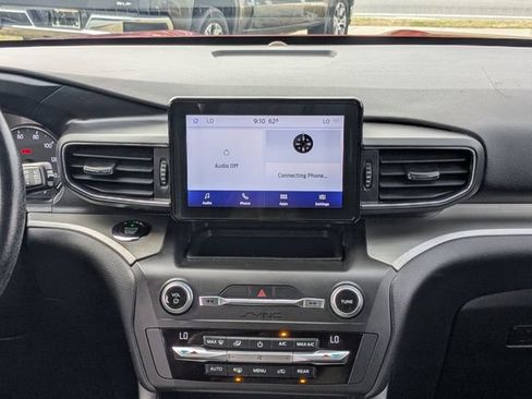 Used 2020 Ford Explorer XLT w/ Equipment Group 202A image 18