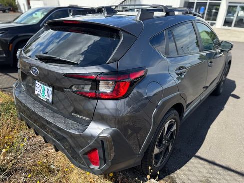Used 2024 Subaru Crosstrek 2.5i Limited w/ Crosstrek Mirror Package AWD/4WD image 2