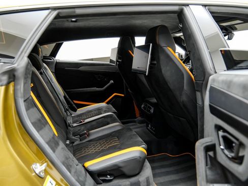 Used 2023 Lamborghini Urus Performante AWD/4WD image 46