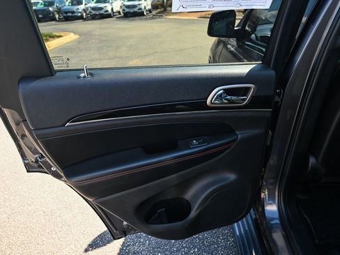 Used 2016 Jeep Grand Cherokee Limited 75th Anniversary image 23