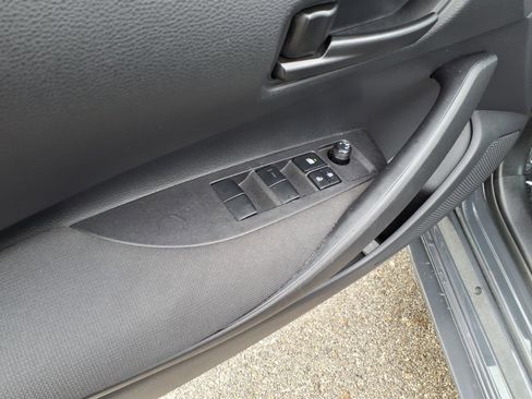 Used 2025 Toyota Corolla LE w/ Convenience Package image 14