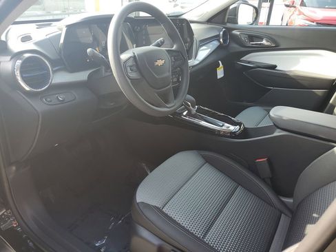 New 2026 Chevrolet Trax LT image 18