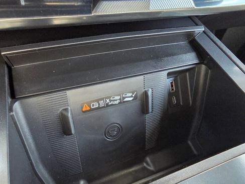 New 2026 GMC Hummer EV SUV image 18