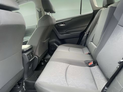 Used 2022 Toyota RAV4 XLE w/ Convenience Package AWD/4WD image 19