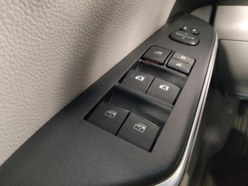 Used 2015 Toyota Camry LE image 27