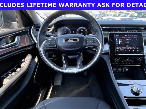 Used 2022 Jeep Grand Cherokee L Laredo w/ Luxury Tech Group I RWD image 5