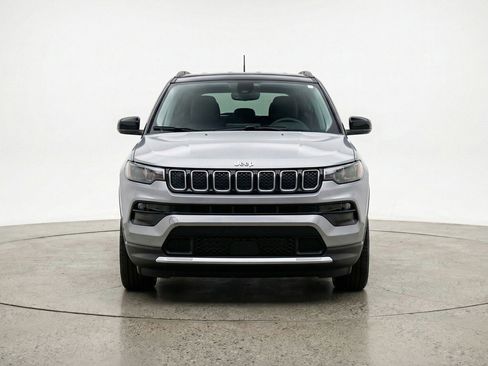 Used 2025 Jeep Compass Limited image 2
