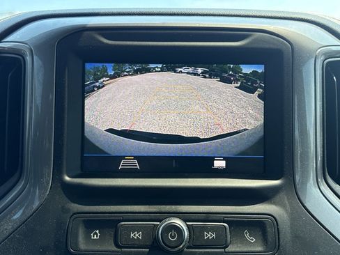 Used 2022 Chevrolet Silverado 2500 Custom w/ Custom Value Package AWD/4WD image 6